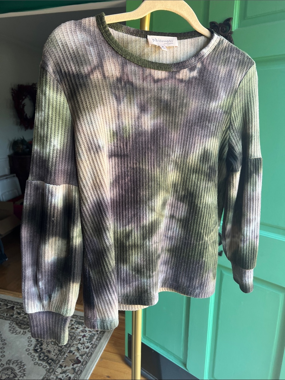Philosophy super soft ribbed top with oversized long sleeve. Size Medium 🤩